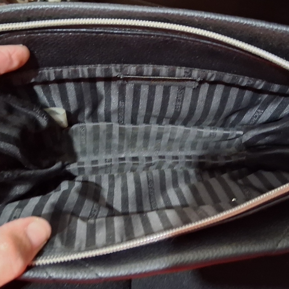 Victoria's Secret Black Quilted Clutch Chain Bag - Picture 5 of 6